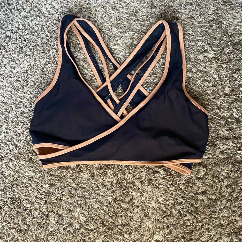 Fabletics crisscross strappy sport bra